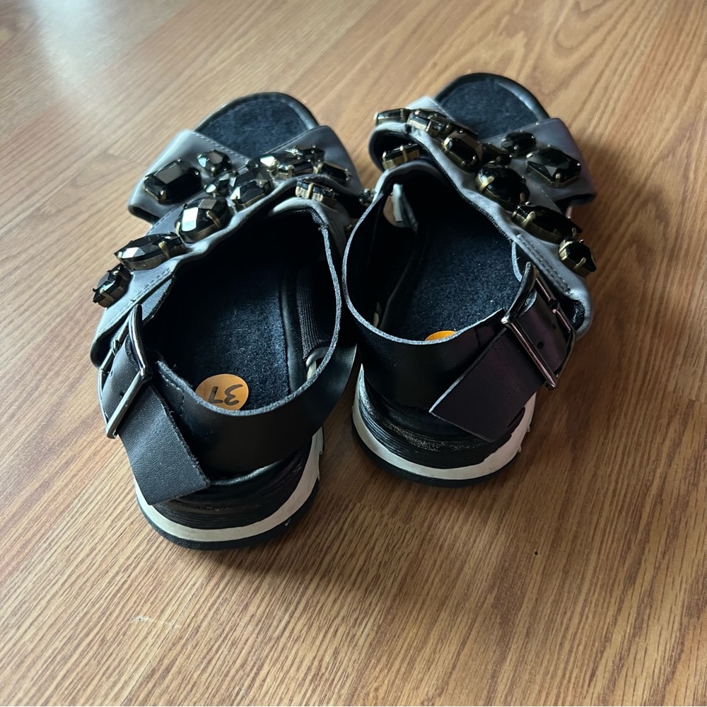 Elegant Black Embellished Women's Sandals - Picture 6 of 6